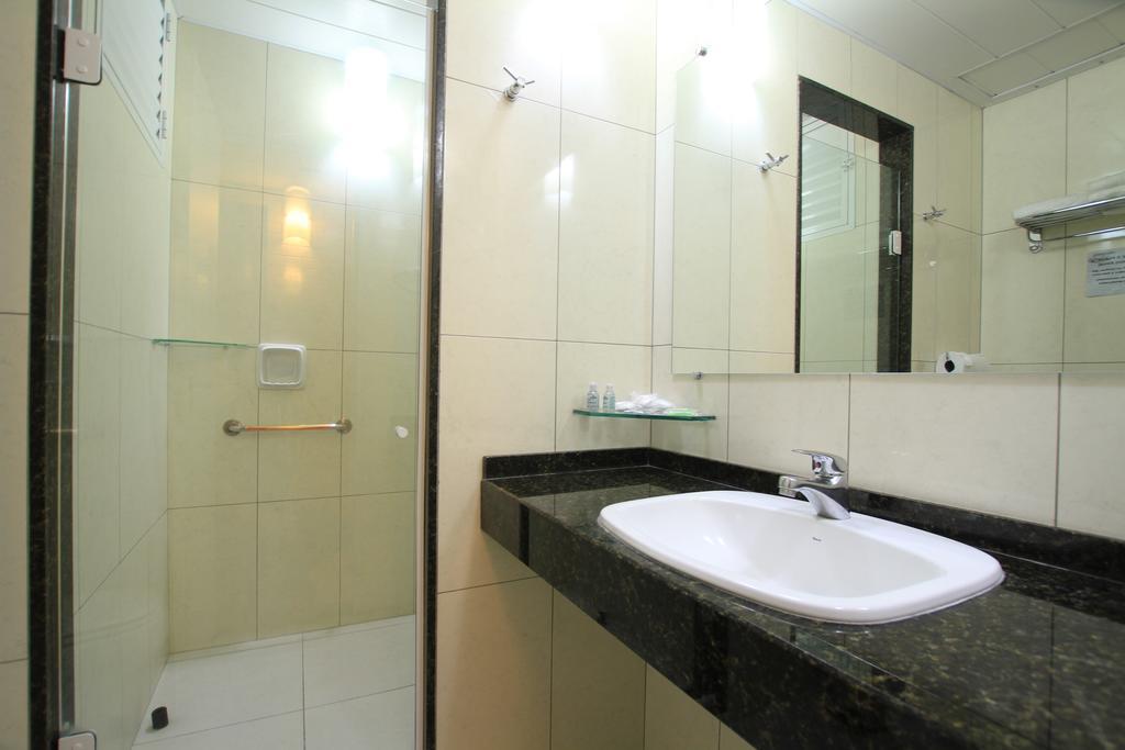 Hotel Confiance Prime Batel Курітіба Номер фото