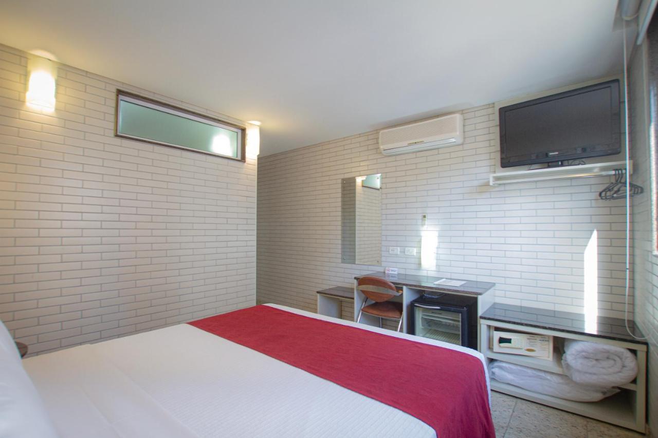 Hotel Confiance Prime Batel Курітіба Екстер'єр фото